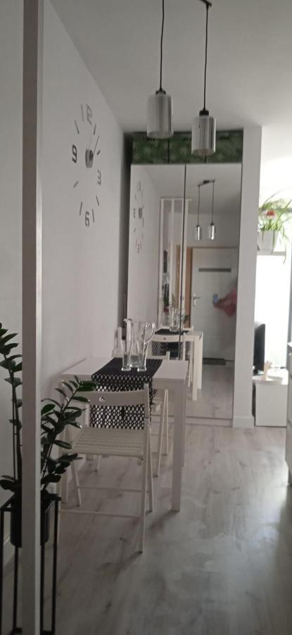 Obroncow Wybrzeza Apartment Гданск Екстериор снимка