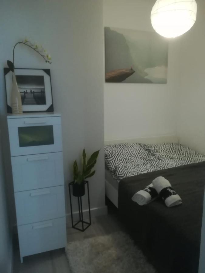 Obroncow Wybrzeza Apartment Гданск Екстериор снимка