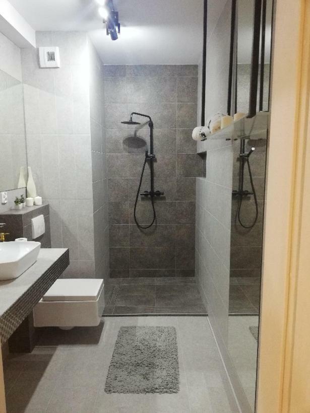 Obroncow Wybrzeza Apartment Гданск Екстериор снимка