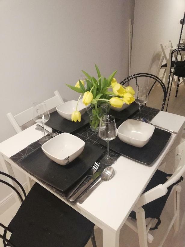 Obroncow Wybrzeza Apartment Гданск Екстериор снимка